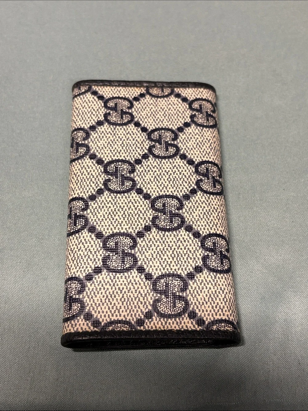 Gucci Vintage Accessory Collection Navy GG Canvas 6 Ring Key Case 72.12.038